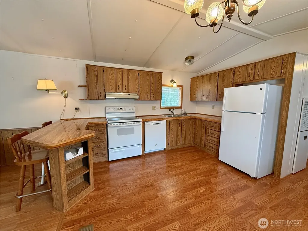 298 5th Street NW Long Beach WA 98631