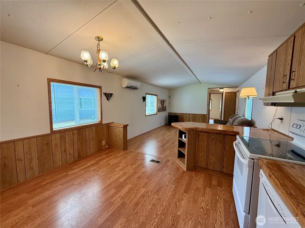 298 5th Street NW Long Beach WA 98631
