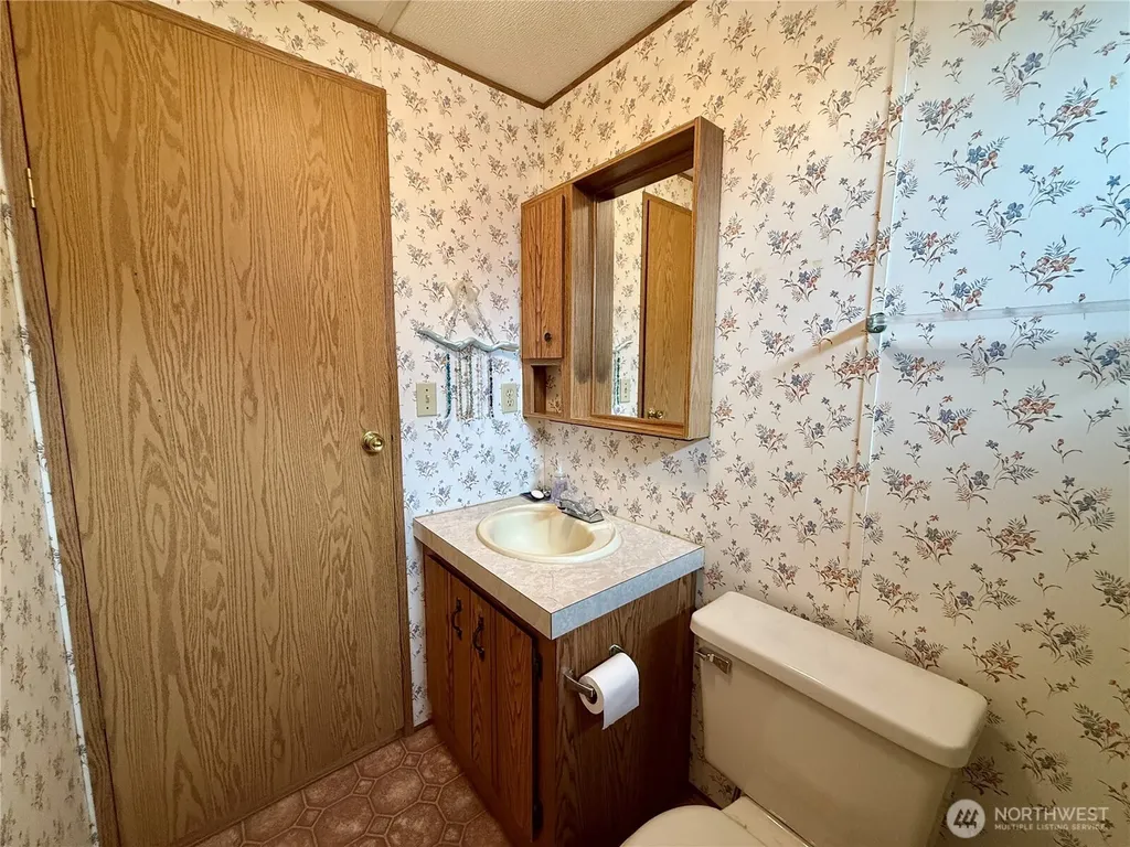 298 5th Street NW Long Beach WA 98631