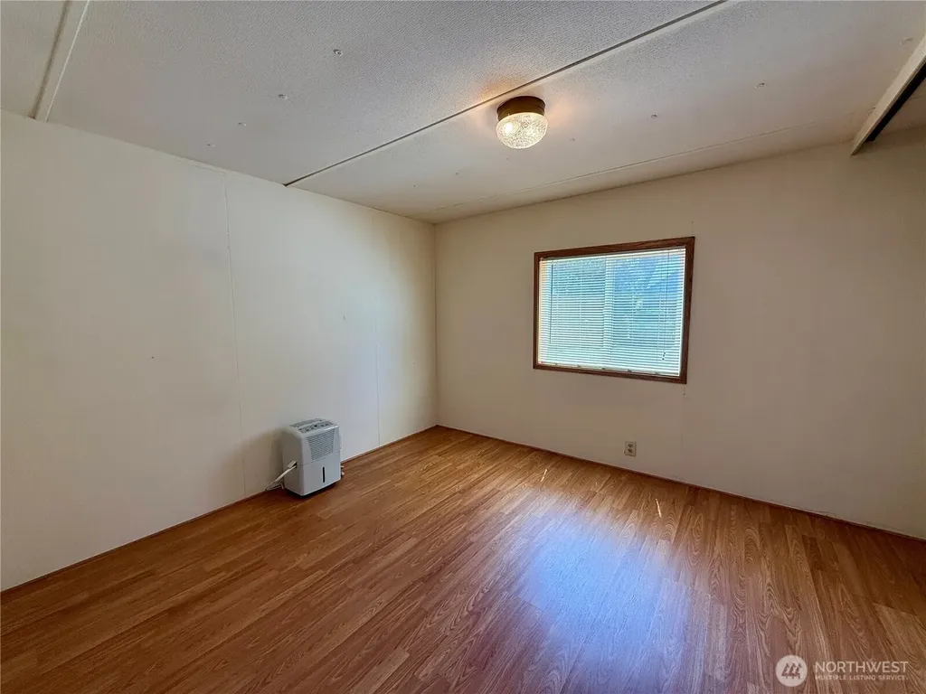 298 5th Street NW Long Beach WA 98631