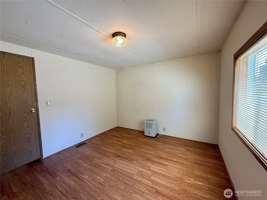 298 5th Street NW Long Beach WA 98631