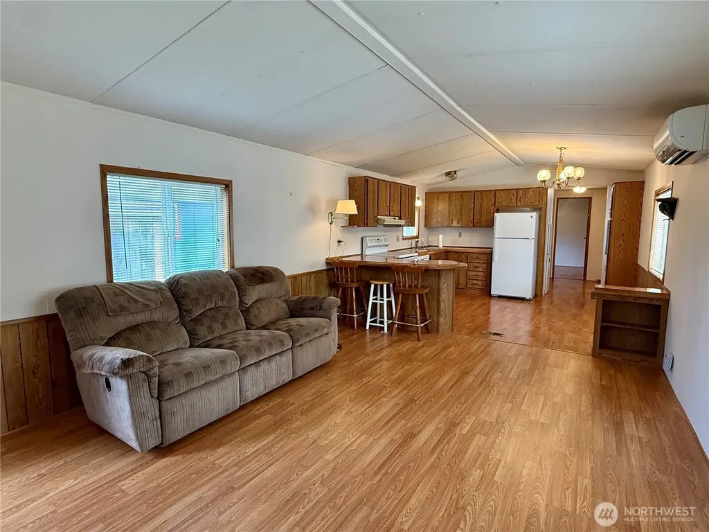298 5th Street NW Long Beach WA 98631