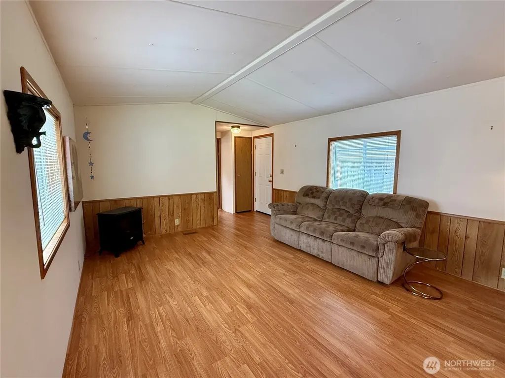 298 5th Street NW Long Beach WA 98631