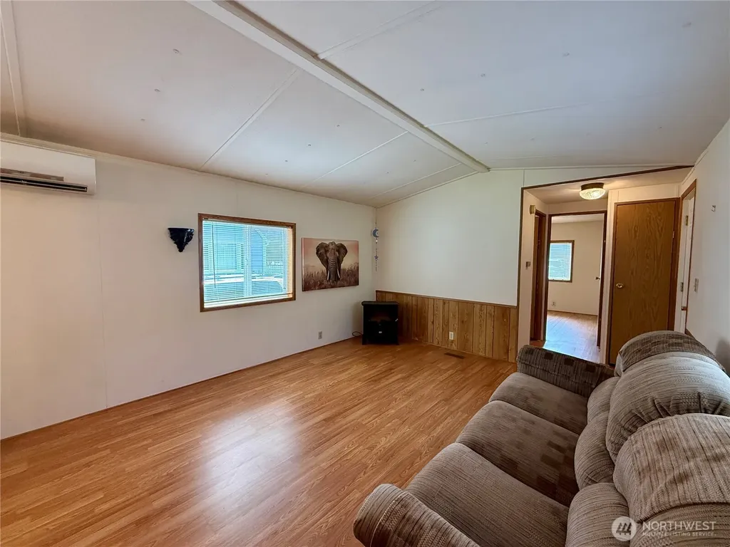 298 5th Street NW Long Beach WA 98631