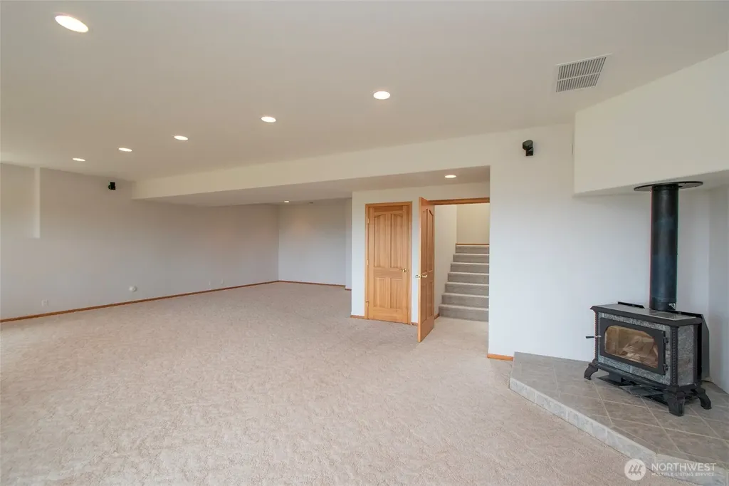 201 Karvellis Lane Port Angeles WA 98363