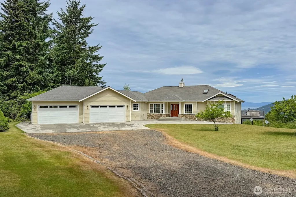 201 Karvellis Lane Port Angeles WA 98363