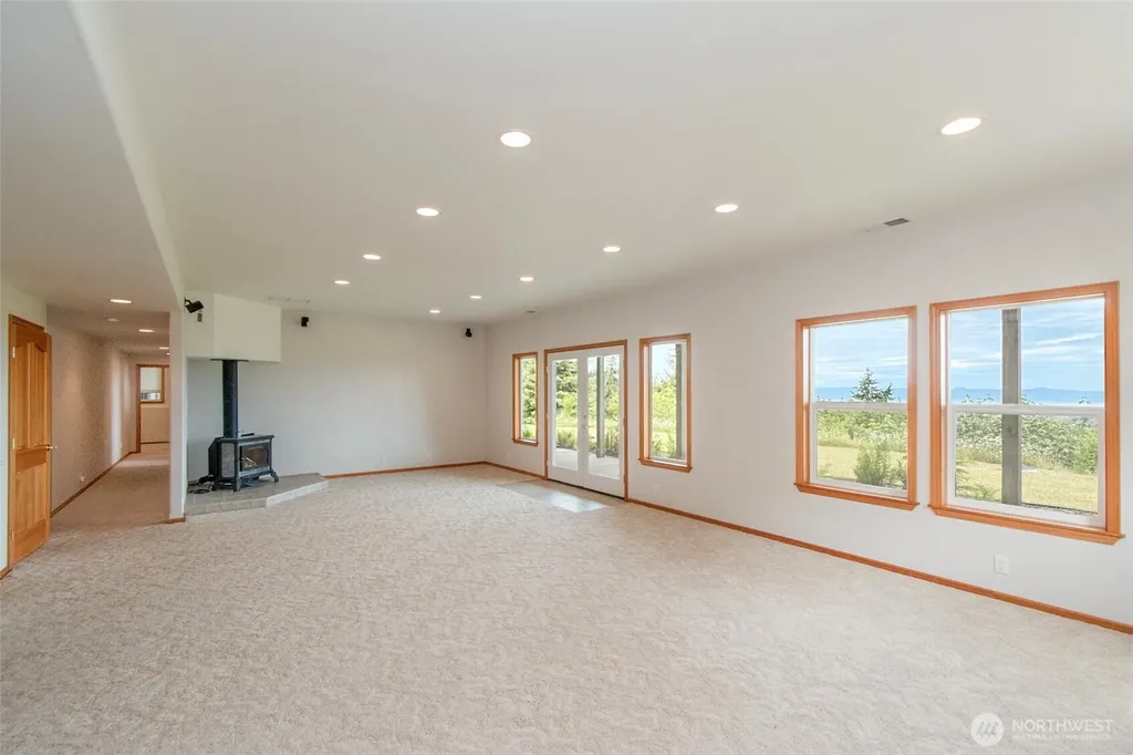 201 Karvellis Lane Port Angeles WA 98363