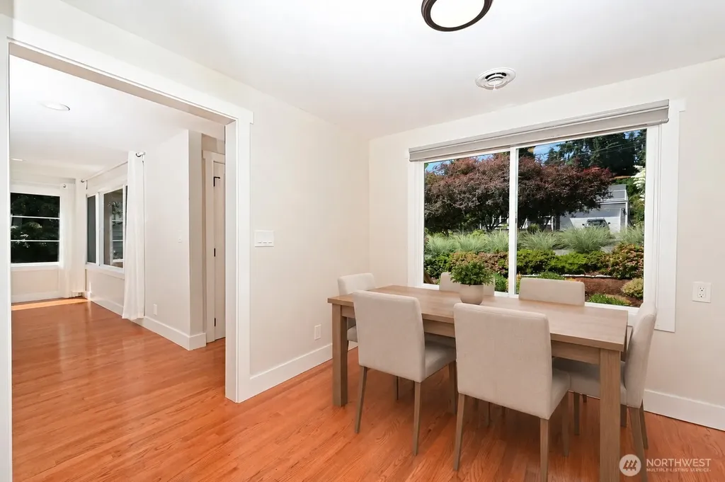 3216 24th Avenue W Seattle WA 98199
