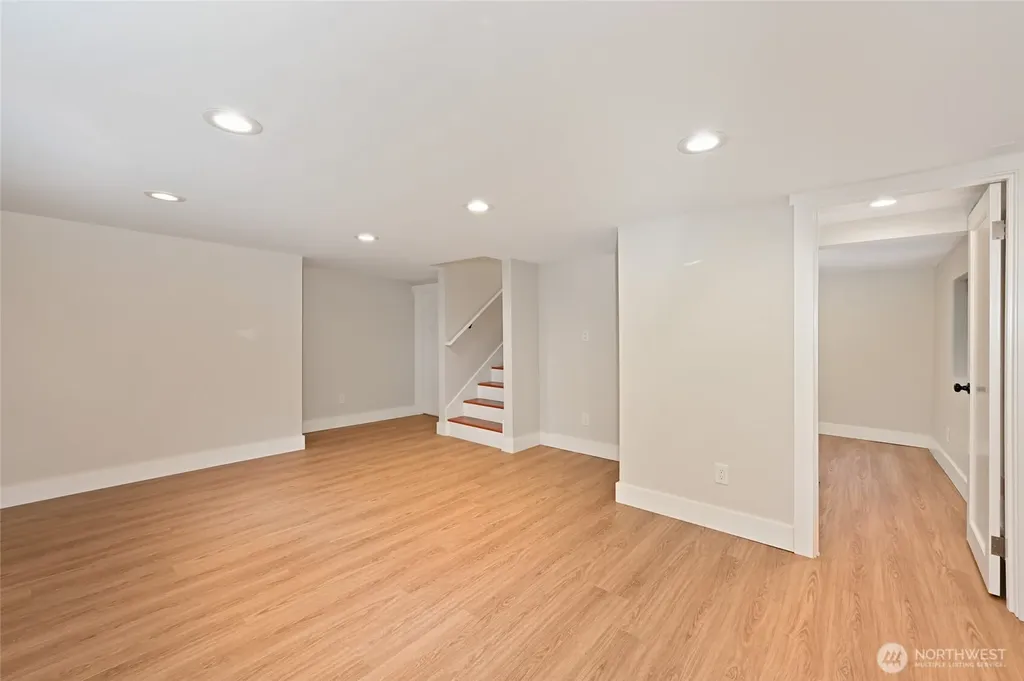 3216 24th Avenue W Seattle WA 98199
