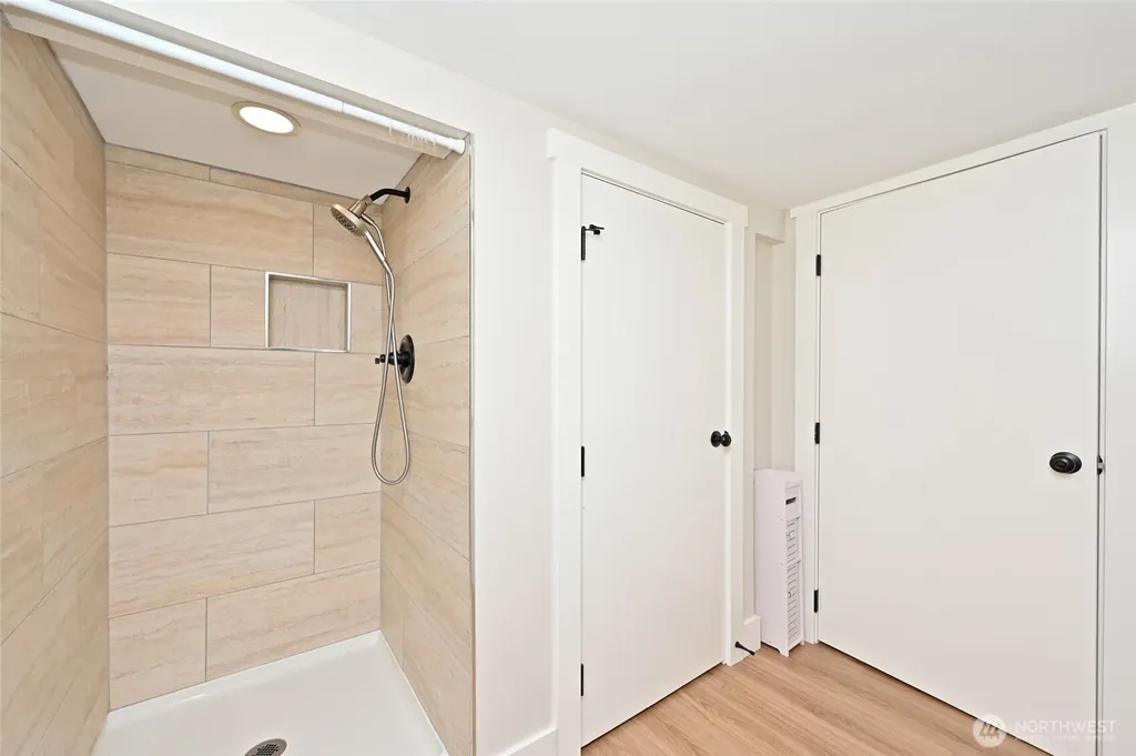3216 24th Avenue W Seattle WA 98199