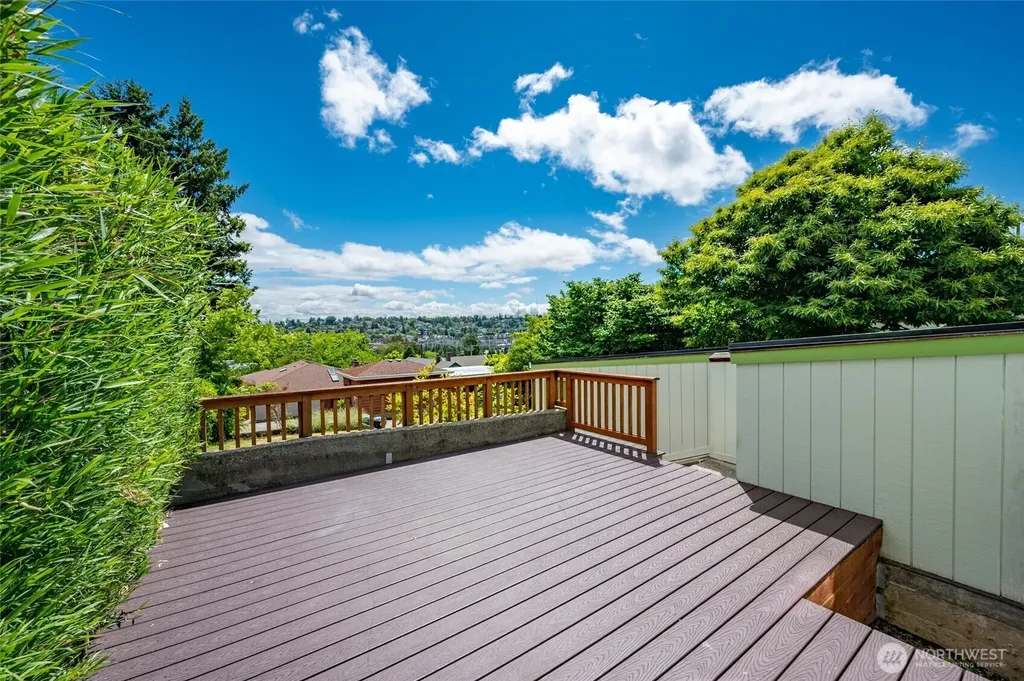 3216 24th Avenue W Seattle WA 98199