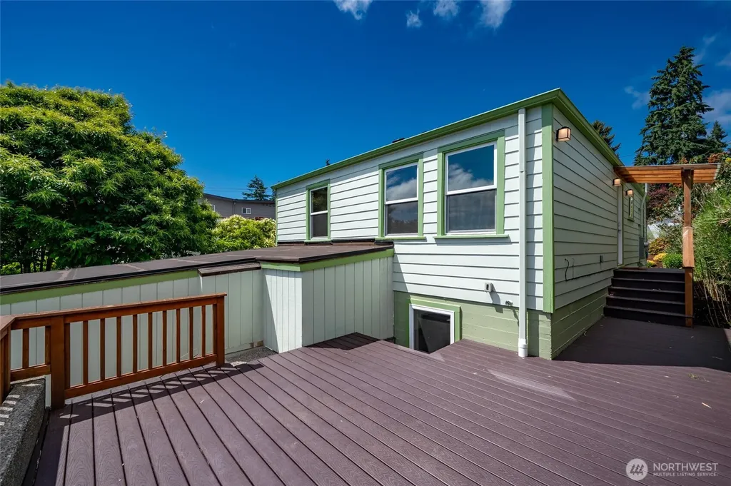 3216 24th Avenue W Seattle WA 98199