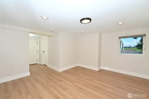 3216 24th Avenue W Seattle WA 98199