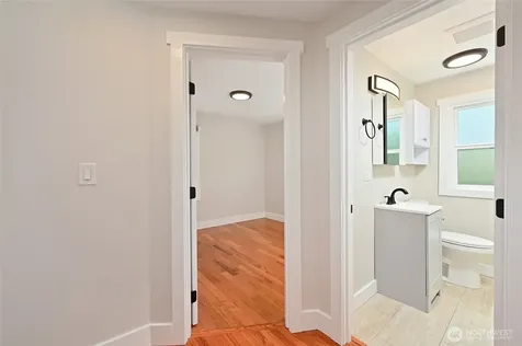 3216 24th Avenue W Seattle WA 98199
