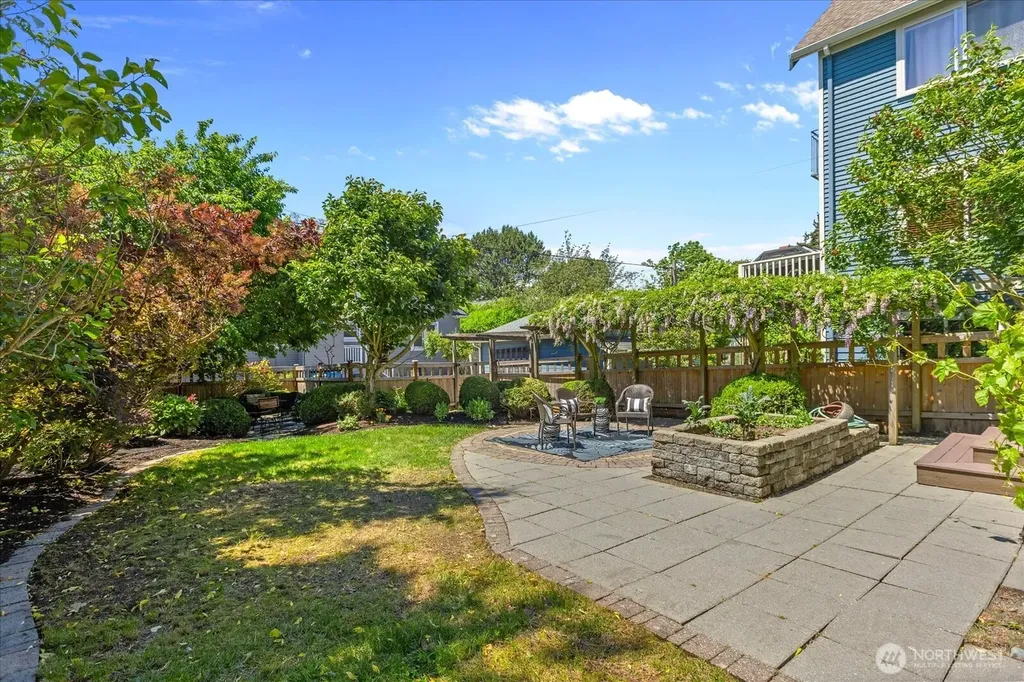 1601 10th Avenue W Seattle WA 98119