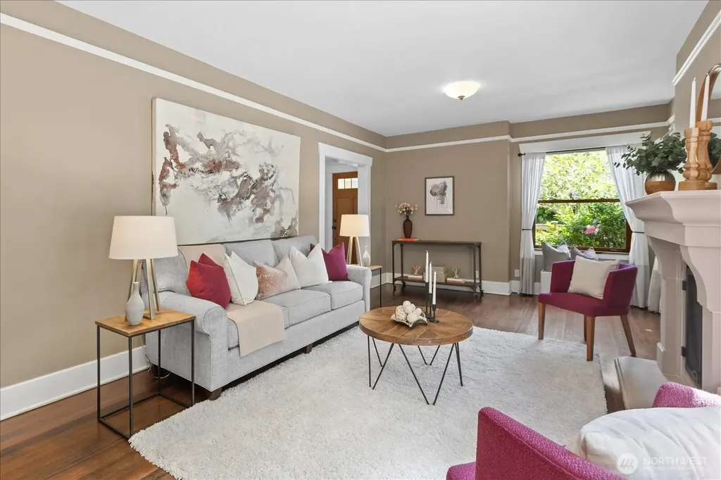 1601 10th Avenue W Seattle WA 98119