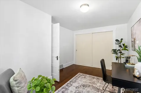 1601 10th Avenue W Seattle WA 98119