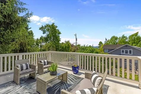 1601 10th Avenue W Seattle WA 98119