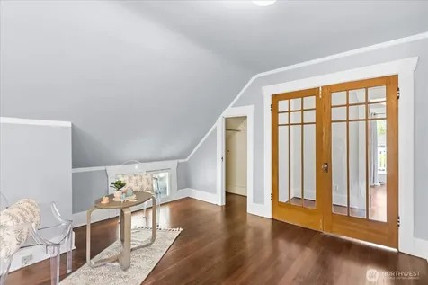 1601 10th Avenue W Seattle WA 98119