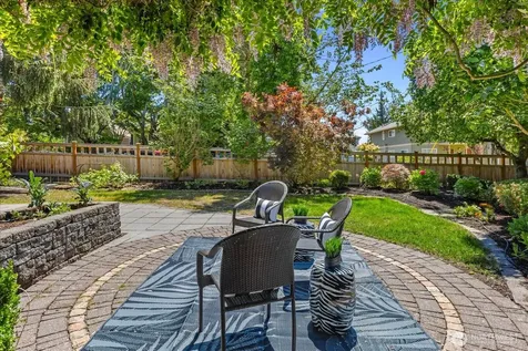 1601 10th Avenue W Seattle WA 98119