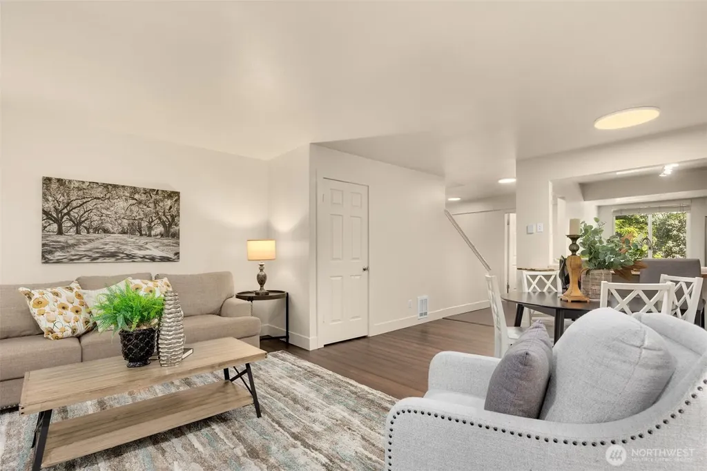 515 Newport Way NW Issaquah WA 98027