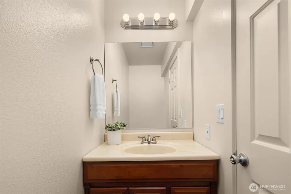 515 Newport Way NW Issaquah WA 98027