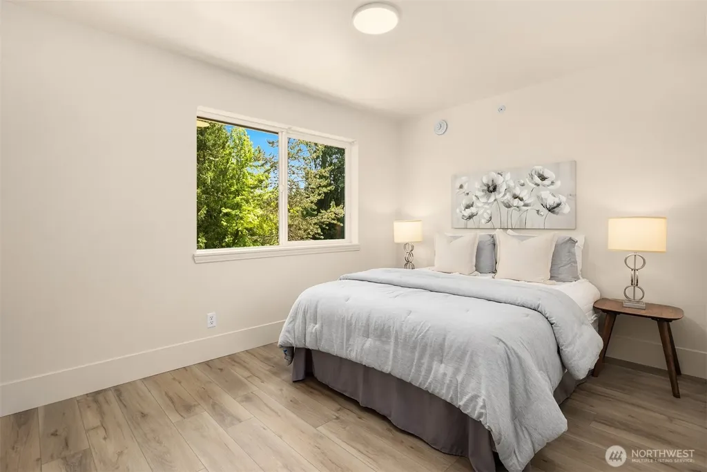515 Newport Way NW Issaquah WA 98027
