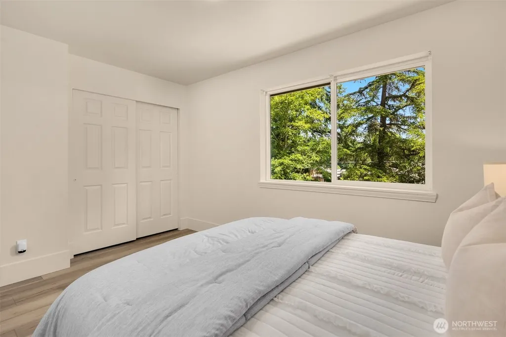 515 Newport Way NW Issaquah WA 98027