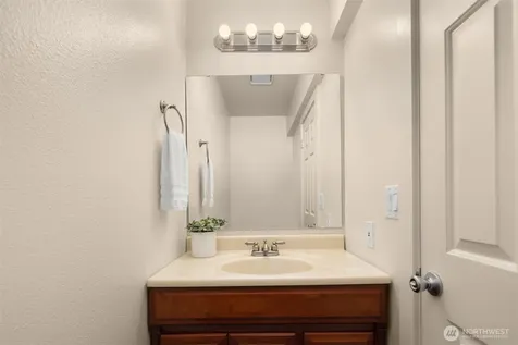 515 Newport Way NW Issaquah WA 98027