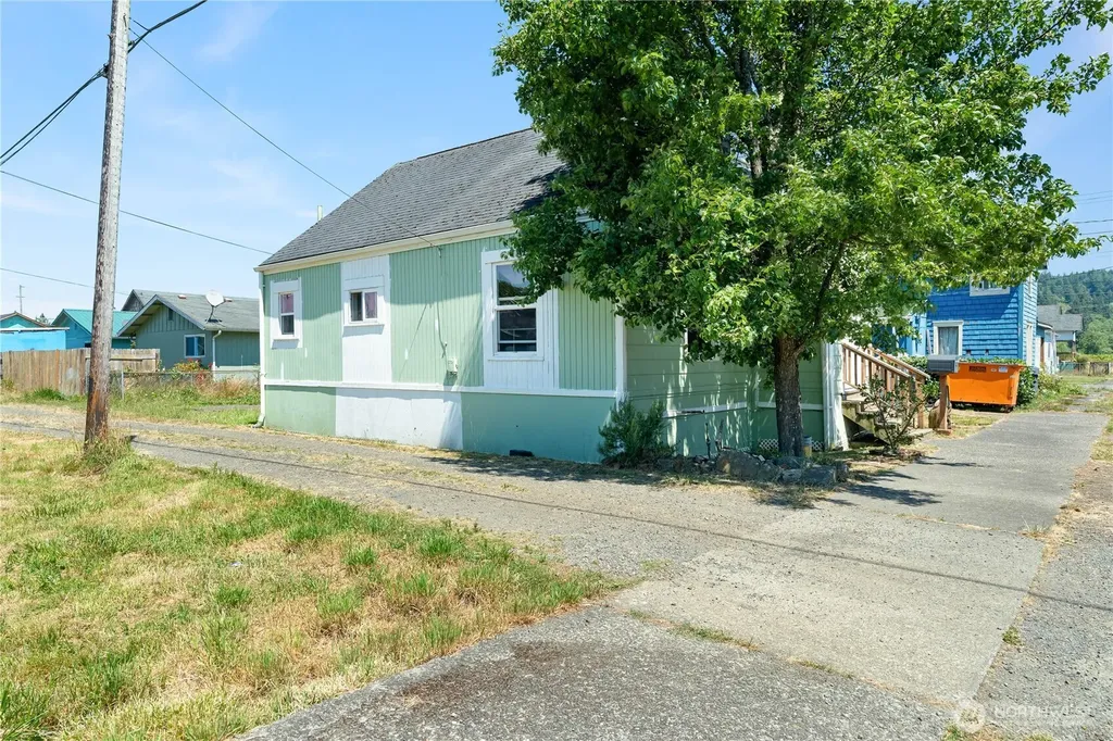921 Ramer Avenue Hoquiam WA 98550