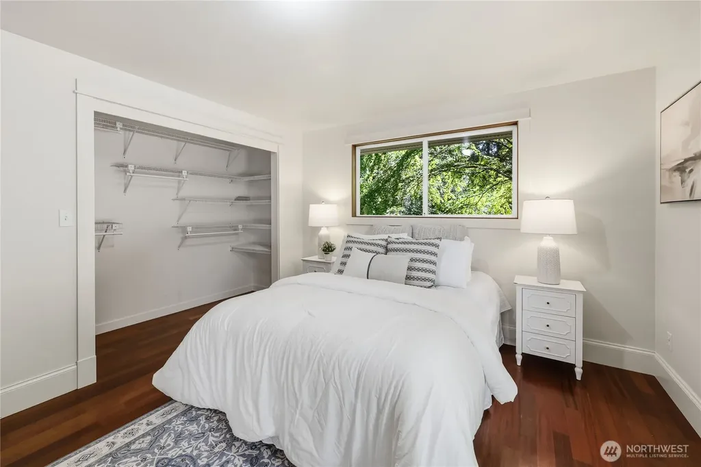8883 NE Wardwell Road Bainbridge Island WA 98110