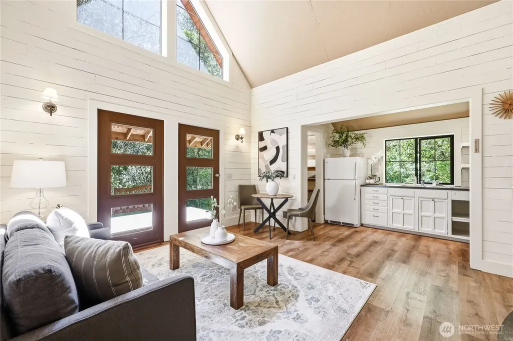8883 NE Wardwell Road Bainbridge Island WA 98110