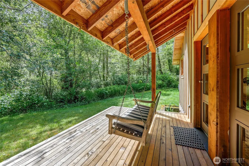 8883 NE Wardwell Road Bainbridge Island WA 98110