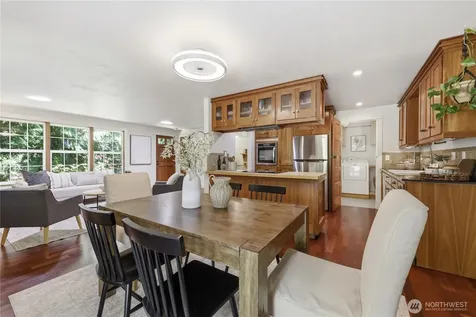 8883 NE Wardwell Road Bainbridge Island WA 98110
