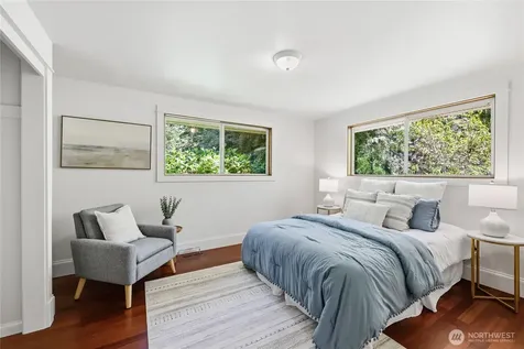 8883 NE Wardwell Road Bainbridge Island WA 98110