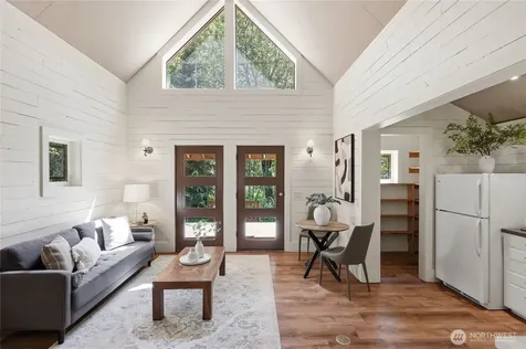 8883 NE Wardwell Road Bainbridge Island WA 98110