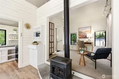 8883 NE Wardwell Road Bainbridge Island WA 98110