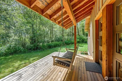 8883 NE Wardwell Road Bainbridge Island WA 98110