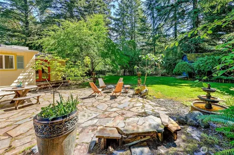 8883 NE Wardwell Road Bainbridge Island WA 98110