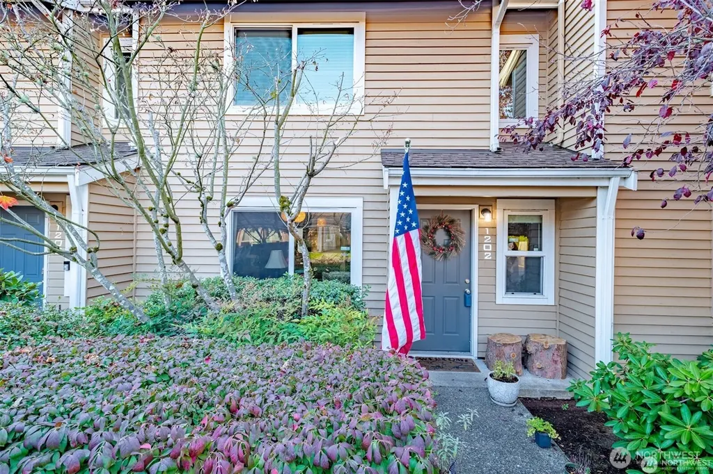 23707 13th Place S Des Moines WA 98198