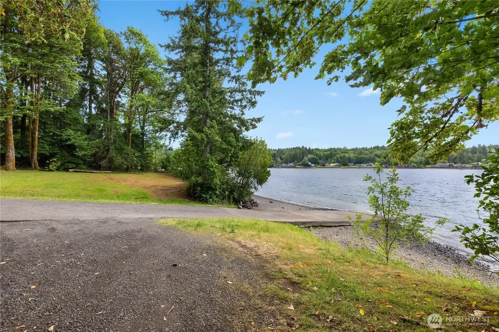 381 E Soundview Drive Shelton WA 98584