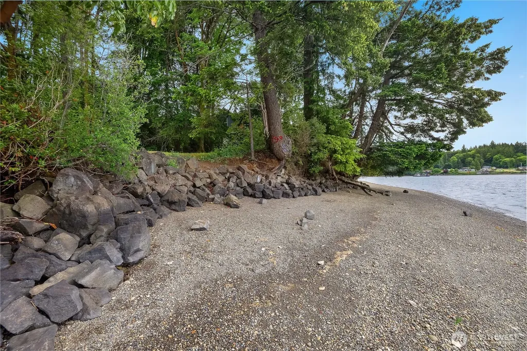 381 E Soundview Drive Shelton WA 98584