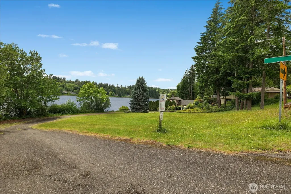 381 E Soundview Drive Shelton WA 98584
