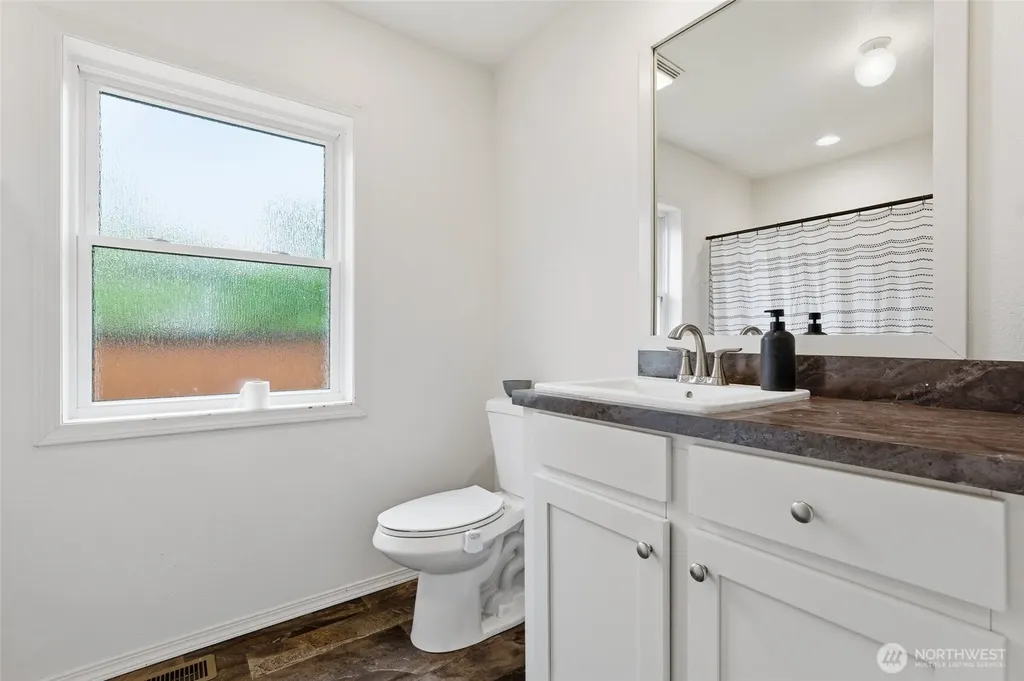 114 S Diamond Street Centralia WA 98531