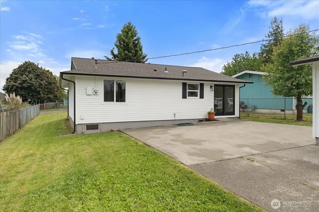 1113 E 61st Street Tacoma WA 98404