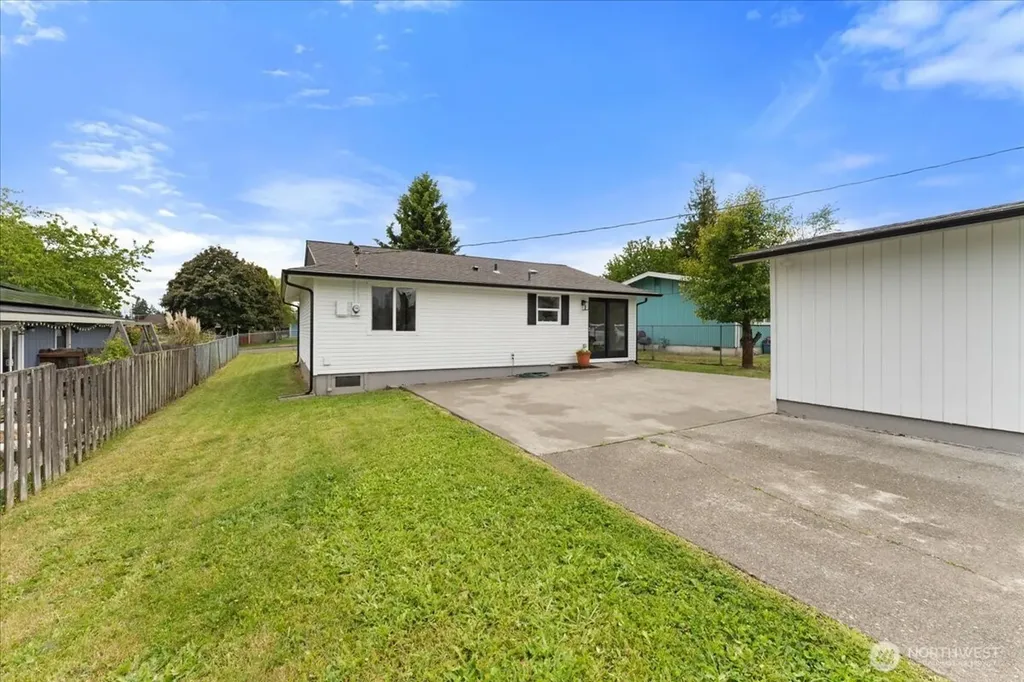 1113 E 61st Street Tacoma WA 98404