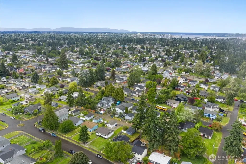 1113 E 61st Street Tacoma WA 98404