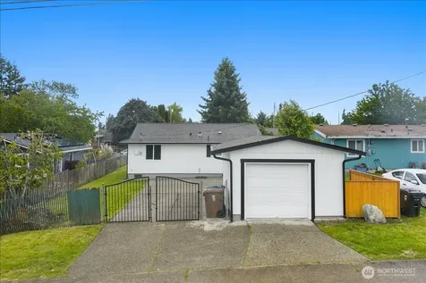 1113 E 61st Street Tacoma WA 98404