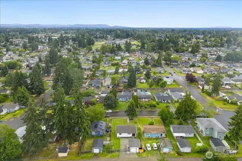 1113 E 61st Street Tacoma WA 98404