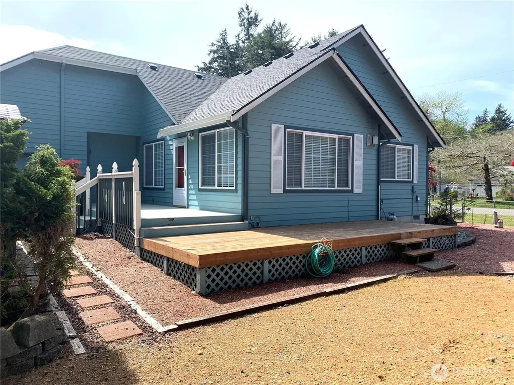 419 Lake West Loop NE Ocean Shores WA 98569